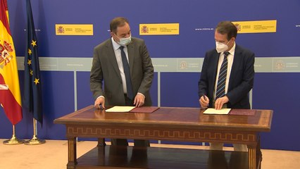 Ábalos y Caballero firman convenio para implementación de Agenda Urbana