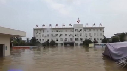 中 산사태로 강물 막혀...'언색호' 범람 위기에 긴급 대피 / YTN