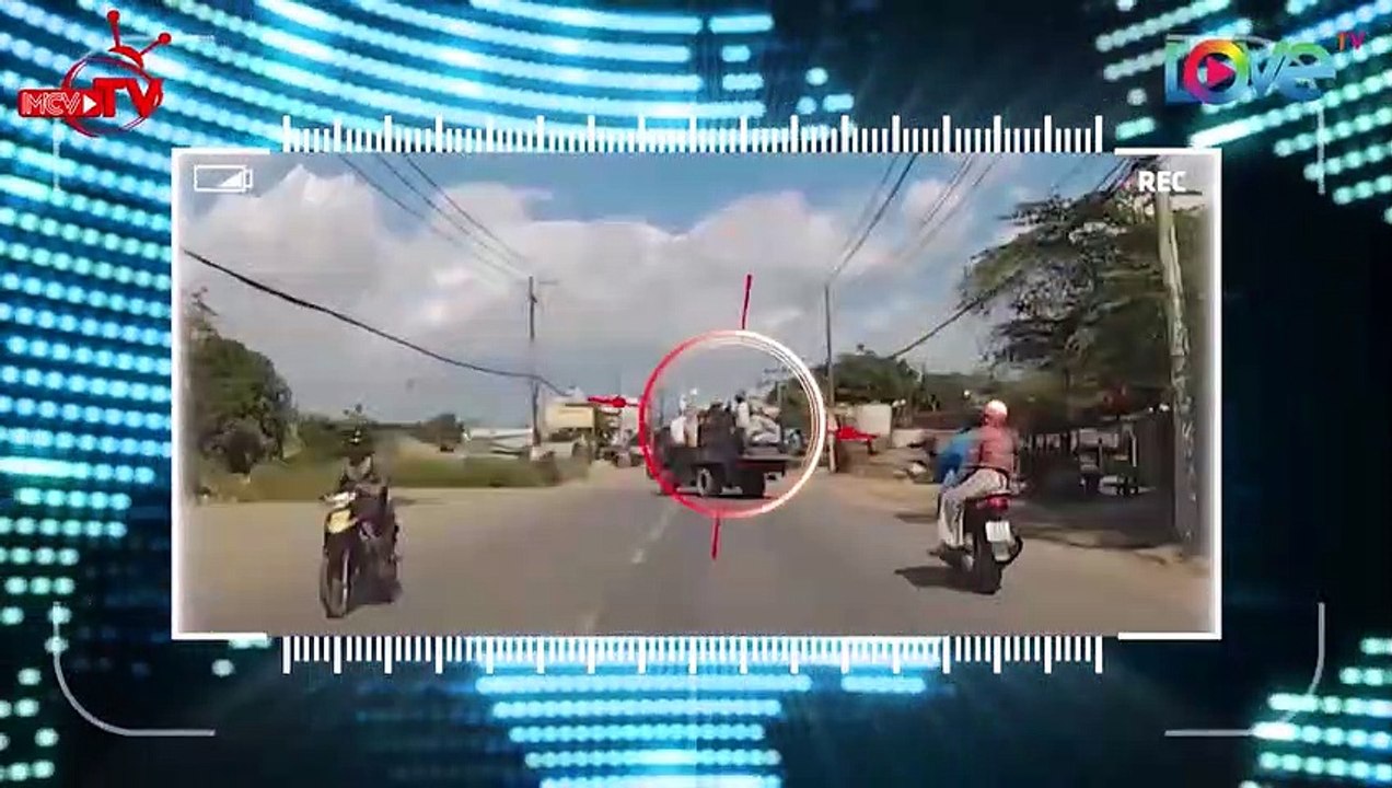 CAMERA CẬN CẢNH | Qua Đường Không Quan Sát, Nam Thanh Niên Phải Nhận Hậu Quả Nghiêm Trọng