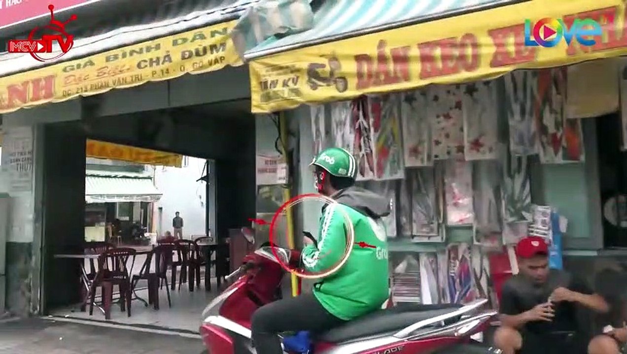 CAMERA CẬN CẢNH | Hiểm Họa Khôn Lường Khi Sử Dụng Điện Thoại Khi Tham Gia Giao Thông