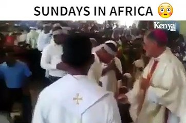 Kenya : un prêtre catholique chicotte ses fidèles