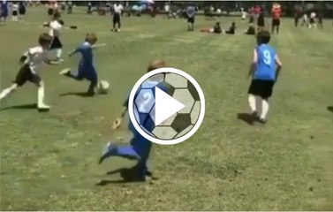 Con 10 años y un golazo que ni Messi hizo a su edad