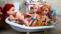 Orange Juice Bath Time! ELSA, ANNA, ARIEL and CINDERELLA Toddler Dolls PLAY in Orange juice bathtub