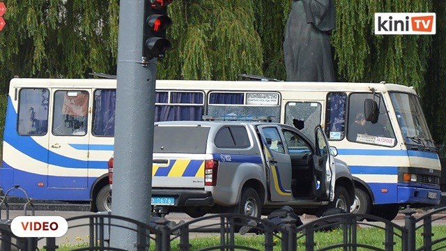 Lelaki rampas bas, 13 orang dijadikan tebusan di Ukraine