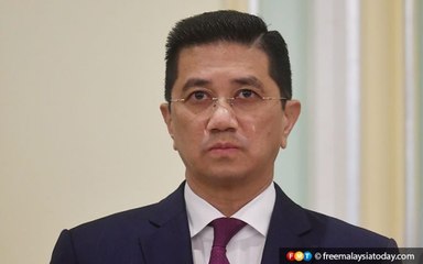Azmin dituduh stereotaip kaum, Khalid persoal contoh 'Makcik Kiah' dan 'Encik Ong'