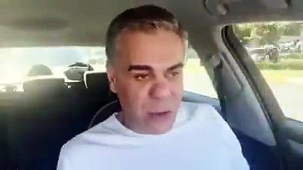 Türkiye yazarı: Mağazalar beni ibne yapmaya çalışıyor