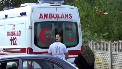 Kontrolsüz kavşakta otomobiller çarpıştı: 2 yaralı