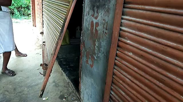 चोरों के हौसले बुलंद, लाखों के समान पर कर रहे हाथ साफ