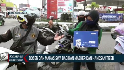 Cegah Penyebaran Covid-19, Dosen Dan Mahasiswa Bagikan Masker Serta Handsanitizer