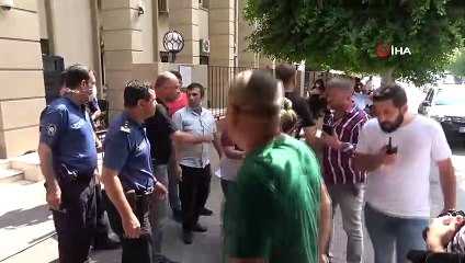 Emlakçıya dava açmaya gitti çocuklarıyla ölümden döndü