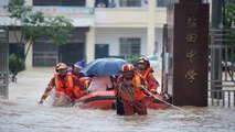 Trung Quốc: Tăng cường lực lượng cứu hộ hơn 21 triệu dân vùng lũ