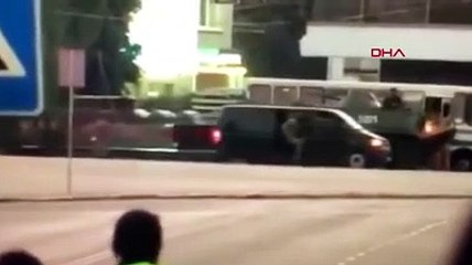 Ukrayna'da 13 kişiyi rehin alan saldırganın teslim olma anı