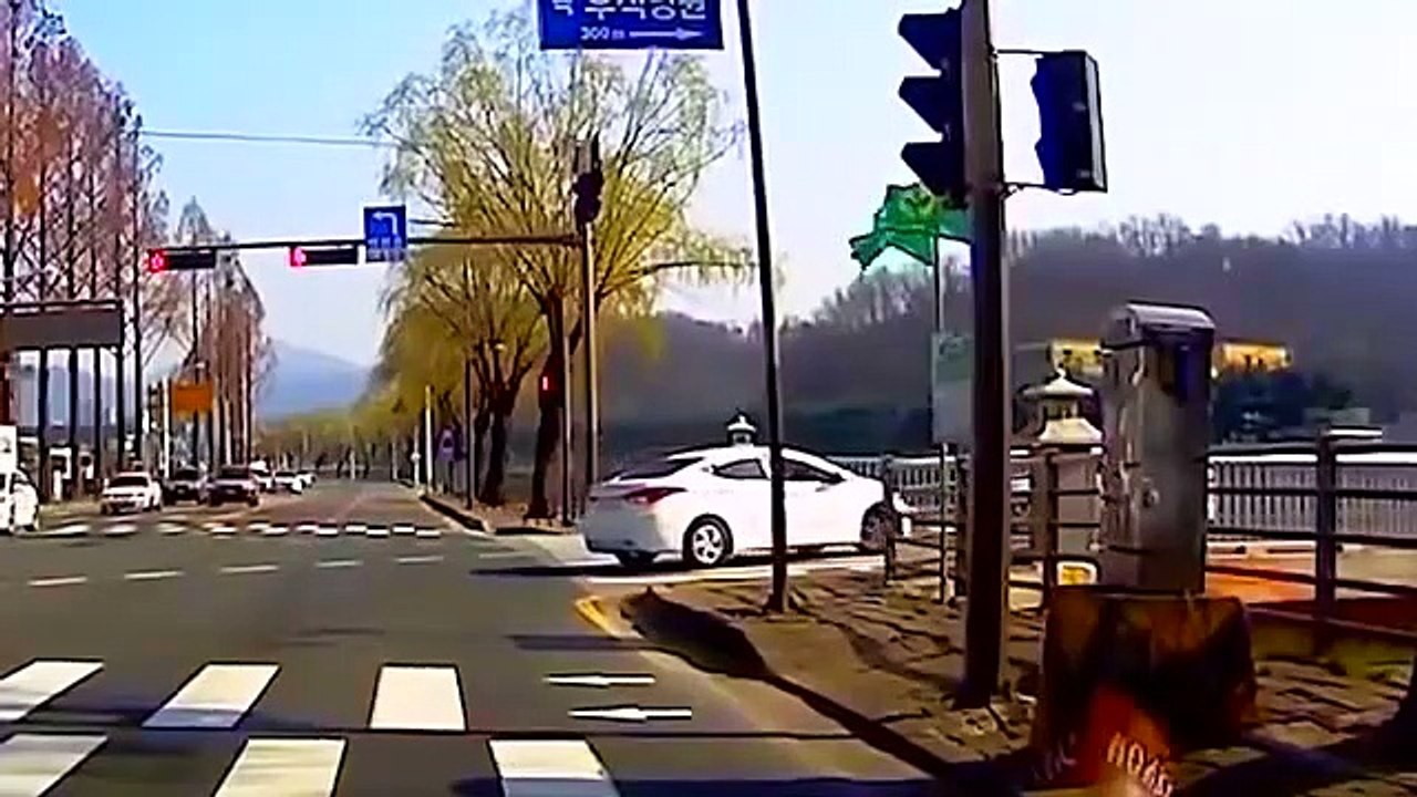 When_accident_go_reverse__...amazing_accident