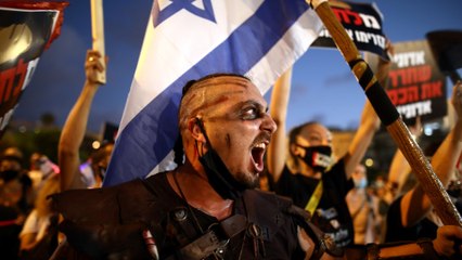 Video herunterladen: Israel: Many protest PM handling of pandemic, economic crisis