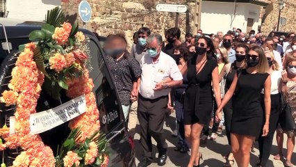 Bailes y mucho amor en la última despedida de Paz Padilla a su marido