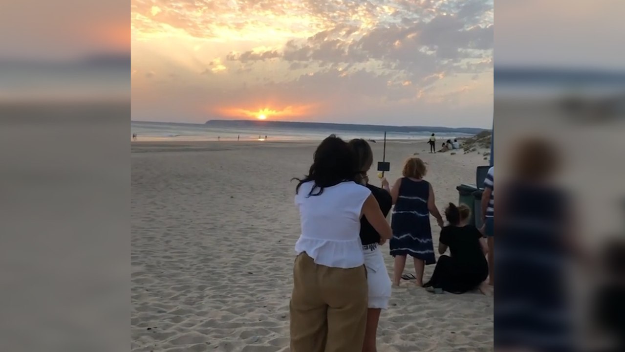 Bailes y mucho amor en la última despedida de Paz Padilla a su marido