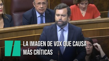 Esta imagen del grupo parlamentario Vox genera fuertes críticas