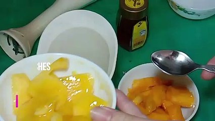 Mango & Peach Smoothie -smoothie-How to Make a Mango Peach Smoothie _Munzaj cooking