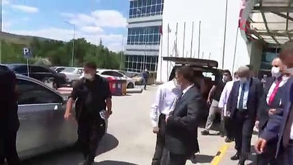 Trafik kazası geçiren Vali Karaömeroğlu: Arkada otursanız bile kemer takın