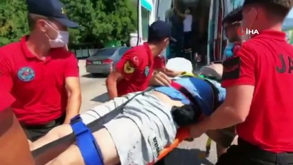 Denize düşen paraşüt pilotu ağır yaralandı