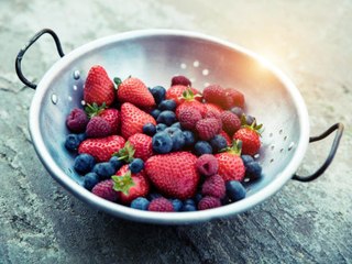 This Five-Minute Technique Helps Me Save Summer Fruit From Going Bad—With Only Two Ingredi