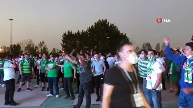 Taraftarlar Bursaspor maçını dev ekrandan izledi
