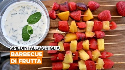 Spiedini alla griglia: Barbecue di frutta