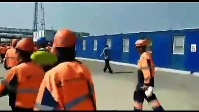 Rusya'da Türk işçilere yaka paça gözaltı!