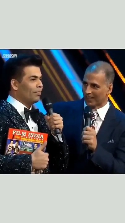 Akshay kumar ne sabke samne karan Johar ka mjak bana diya