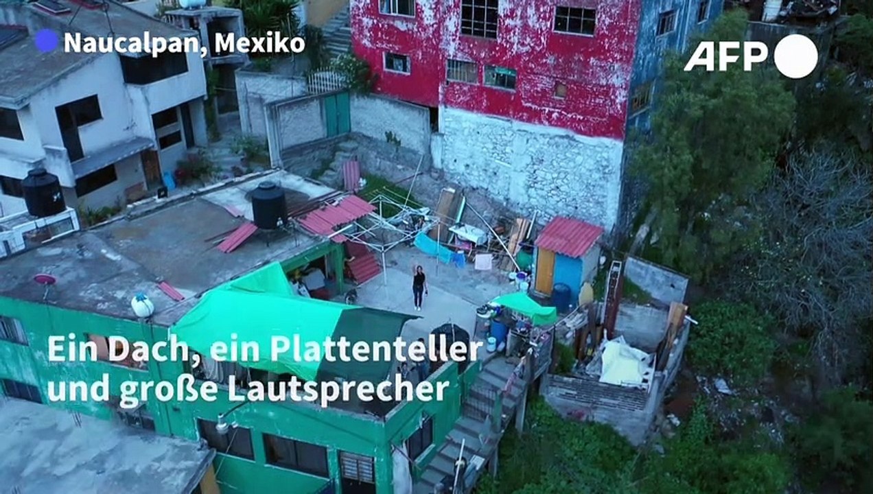 Mexikanischer DJ mixt gegen die Corona-Krise an