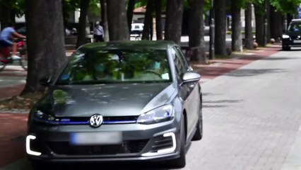 Iñaki Urdangarin llega a Vitoria acompañado por sus hijos Juan e Irene