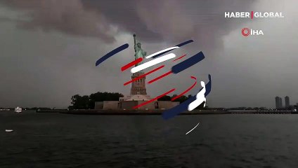 Özgürlük Heykeli'ne yıldırım düştü