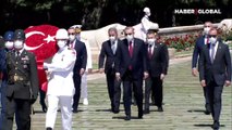 Cumhurbaşkanı Erdoğan ve YAŞ üyeleri Anıtkabir'i ziyaret etti