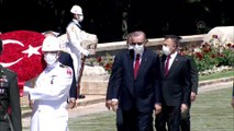 Cumhurbaşkanı Erdoğan YAŞ üyeleri ile Anıtkabir'i ziyaret etti - ANKARA