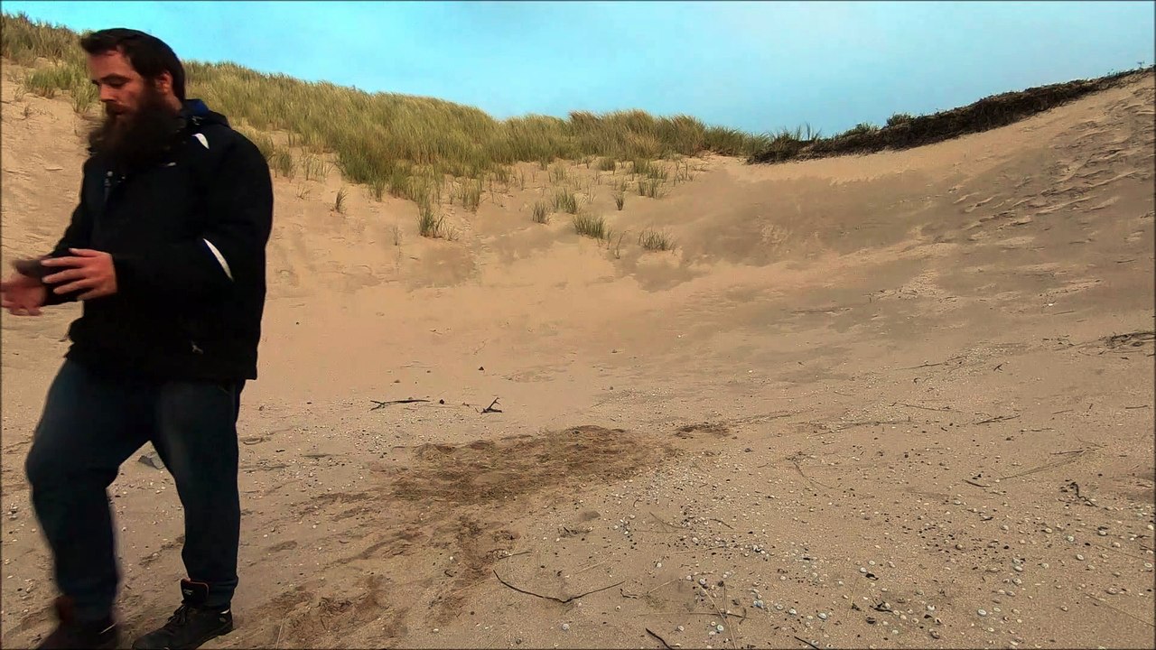 Downwards throwing training outside, in the Dutch outdoors