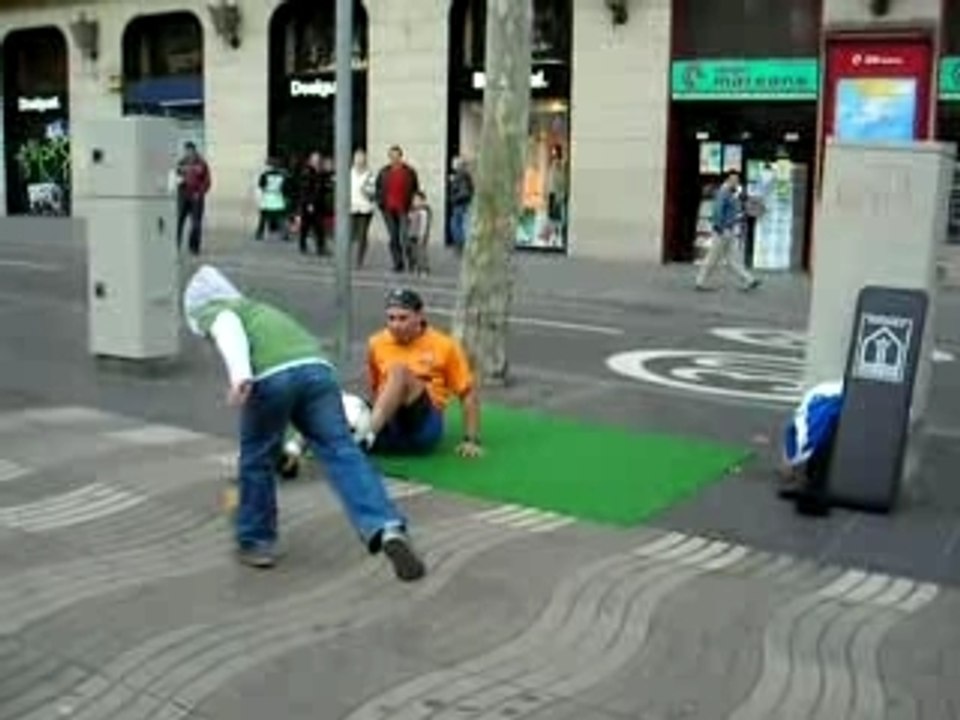 Footballeur jongleur à barcelone - Las Ramblas