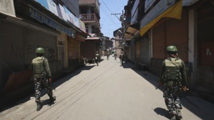 La India opta por confinamientos en varias regiones para combatir la pandemia