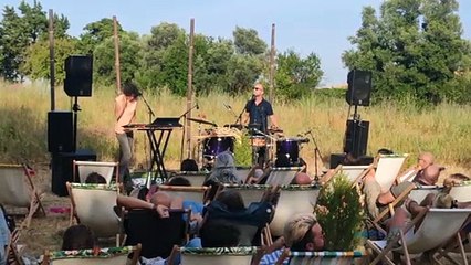Théziers : concert en transats dans les vignes avec Verdée