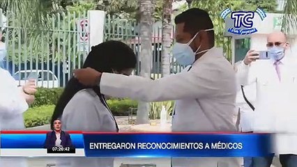 Se realizó homenaje a médicos que estuvieron frente a la pandemia.