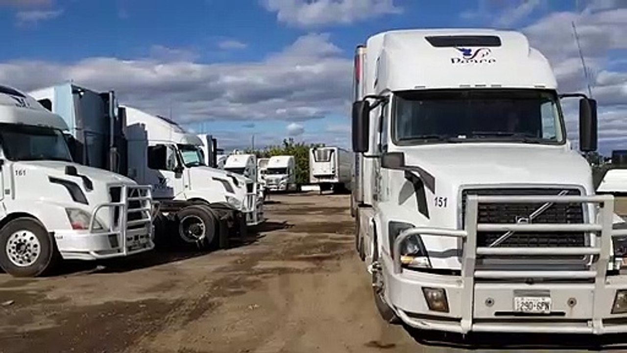028 - Backing up a truck ( 720 X 720 )