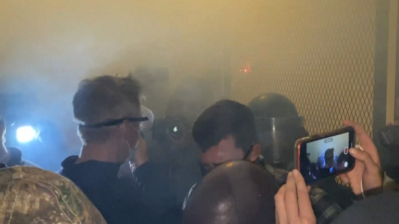Portlands Bürgermeister bekommt Tränengas ab bei Demonstration