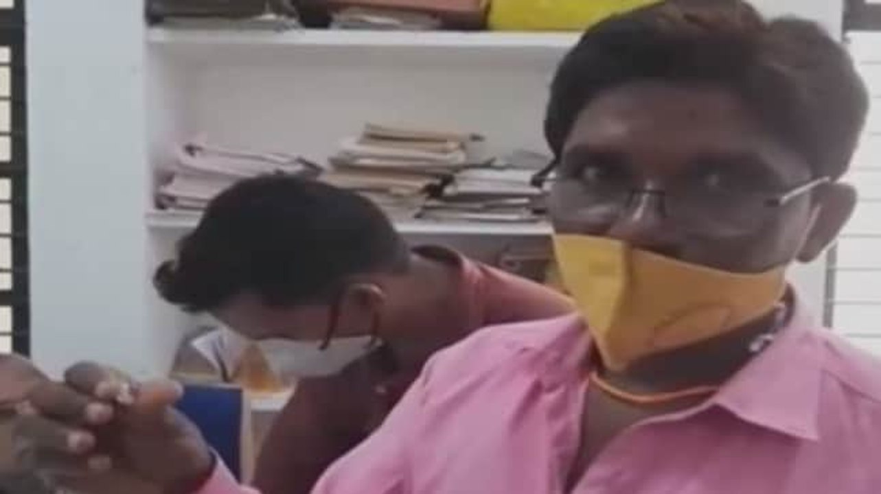 Good news: Man finds diamond in a mine, gives it to officials for auction