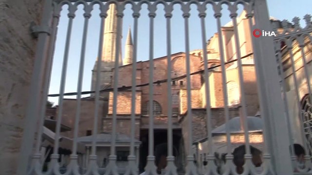 Cumhurbaşkanı Erdoğan ve MHP lideri Bahçeli Ayasofya Camii'nde incelemelerde bulundu