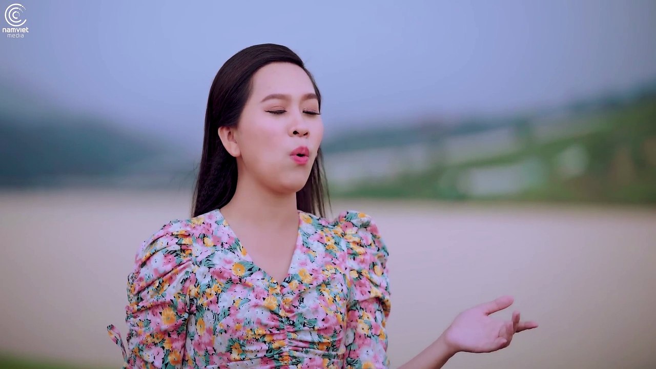 Chờ Anh Bên Đồi - Hồng Phượng