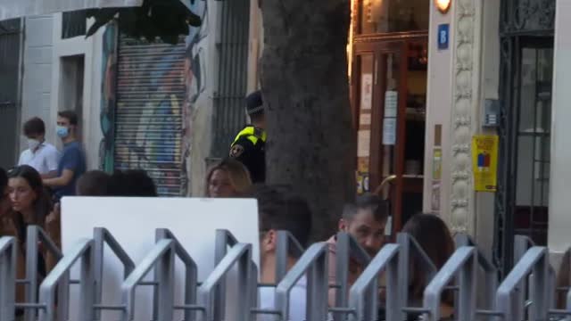 El ocio nocturno desoye las recomendaciones sanitarias en Barcelona