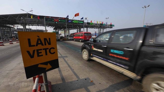 Chủ xe bỏ thẻ E – Tag cũ khi mua bán xe? | VTC