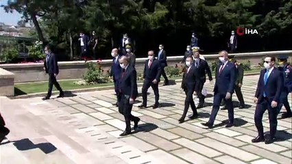 YAŞ üyeleri Anıtkabir'de