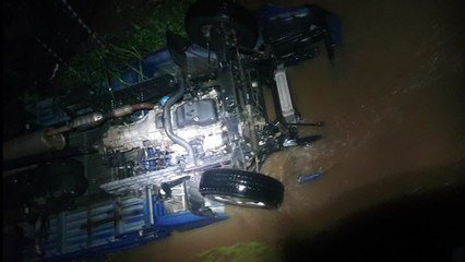 경남, 폭우 피해 잇따라...2명 부상·도로 경사면 유실 / YTN