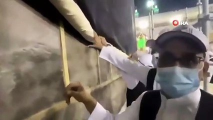 Kabe örtüsü yukarı kaldırıldı