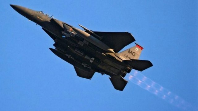 İran yolcu uçağına ABD'ye ait savaş uçağından taciz
